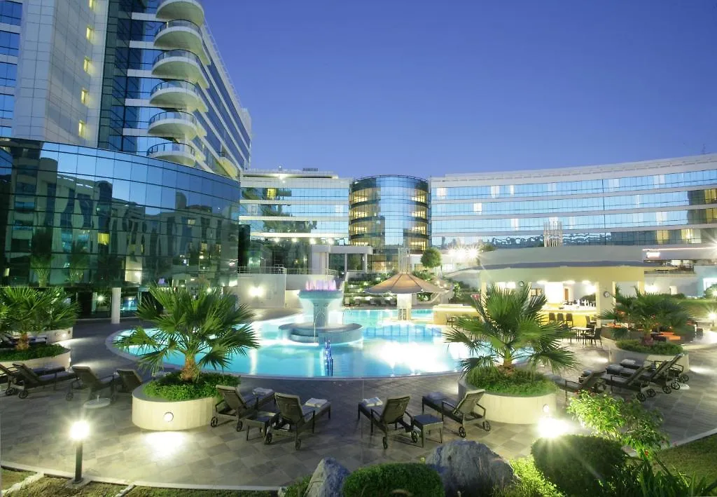 Millennium Airport Hotel דובאי